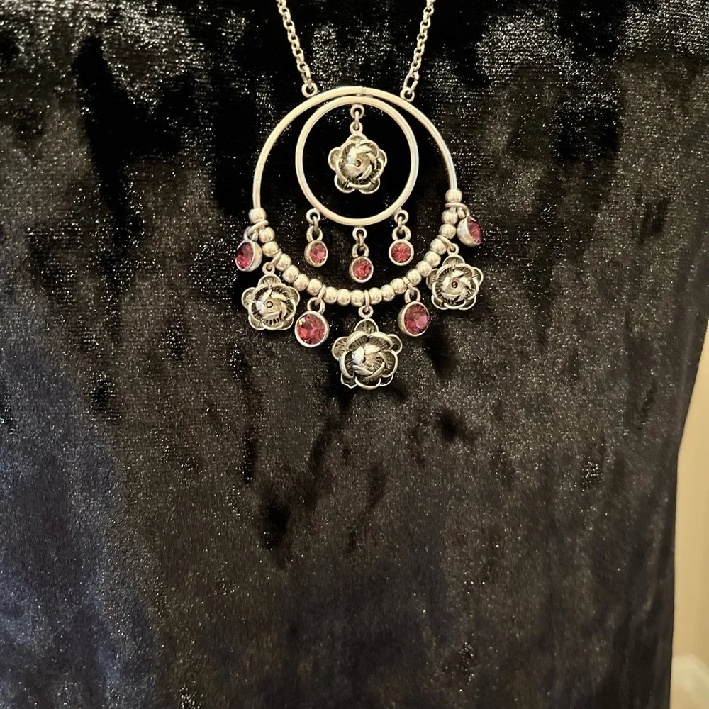 N134- NWT Pilgrim Danish Jewelry Flower Pendant Necklace 27” + 2” extender - Picture 7 of 11